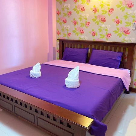 Готель Rak Ban Kerd House Ко-Січанг Екстер'єр фото